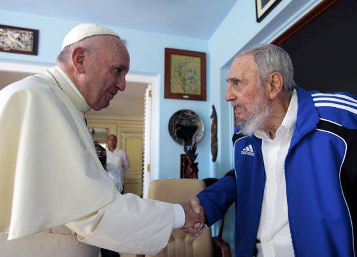 Photo released by Cuban website Cubadebate.cu of Cuban former president Fidel Castro (R) shaking hands with Pope Francis in Havana on September 20, 2015.