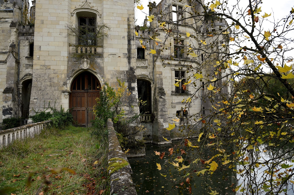 A picture taken on November 3, 2017 shows a part of the ruined castle of La Mothe-Chandeniers, in Les Trois-Moutiers, central western France. Specialized in the rescue of old stones, the crowdfu