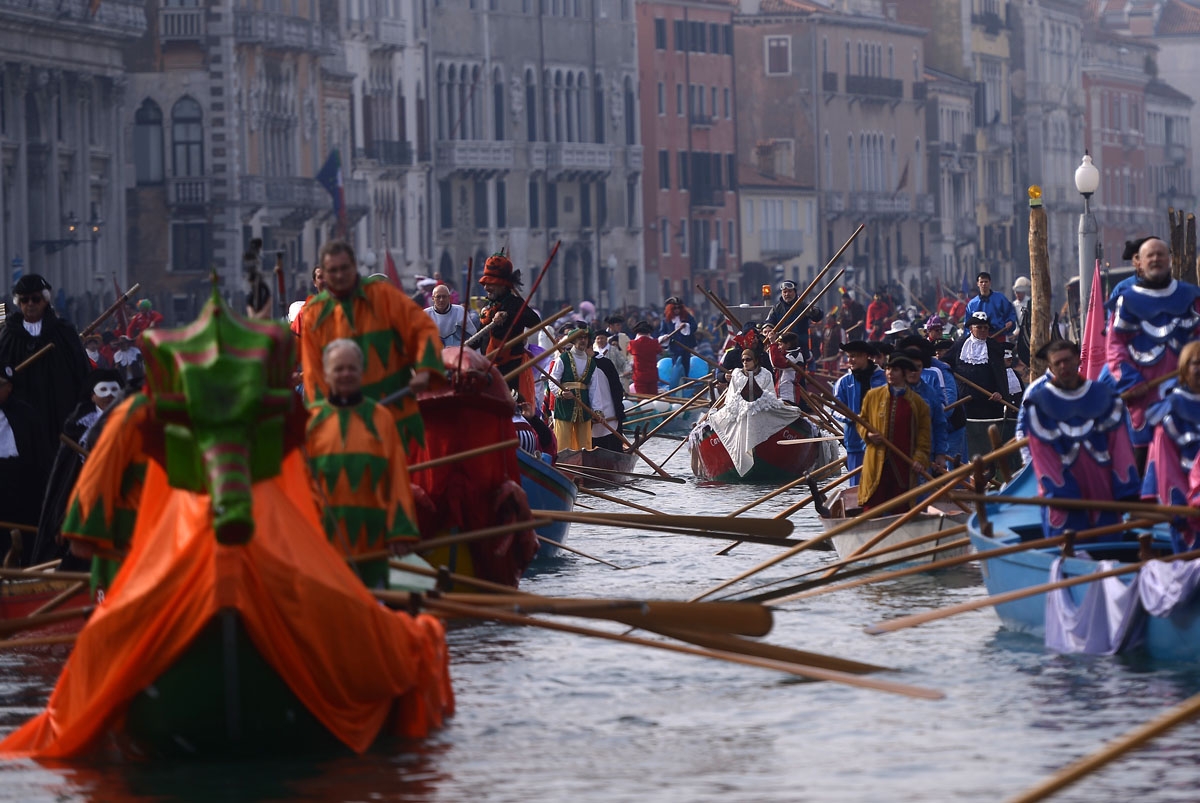 A general view shows boats on the Grand Canal during the opening regatta of the Venice Carnival on January 28, 2018.