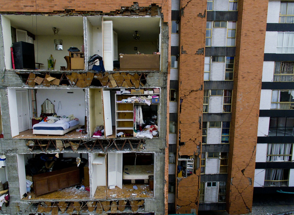 View of a multy-story building damaged during the September 19 earthquake, at one of Mexico City's most fashionable neighbourhoods on September 28, 2017