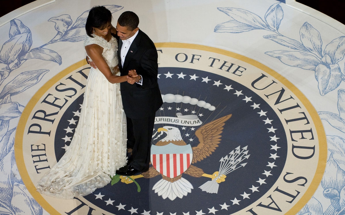 US President Barack Obama and First Lady Michelle Obama dance during the Commander-in-Chief Ball at the National Building Museum in Washington, DC, January 20, 2009. Obama was sworn in as the 44th US president earlier in the day.