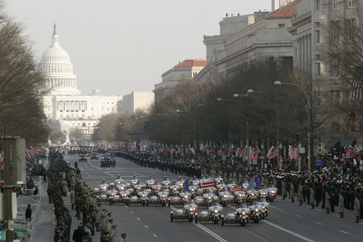 After being sworn in as 44th president of the United States, President Barack Obama and his motorcade makes its way down Pennslyvania Avenue in Washington, DC, January 20, 2009.
