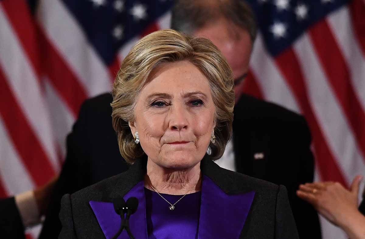 US Democratic presidential candidate Hillary Clinton makes a concession speech after being defeated by Republican president-elect Donald Trump in New York on November 9, 2016. / US Democratic presidential candidate Hillary Clinton makes a concession speech after being defeated by Republican president-elect Donald Trump in New York on November 9, 2016. /