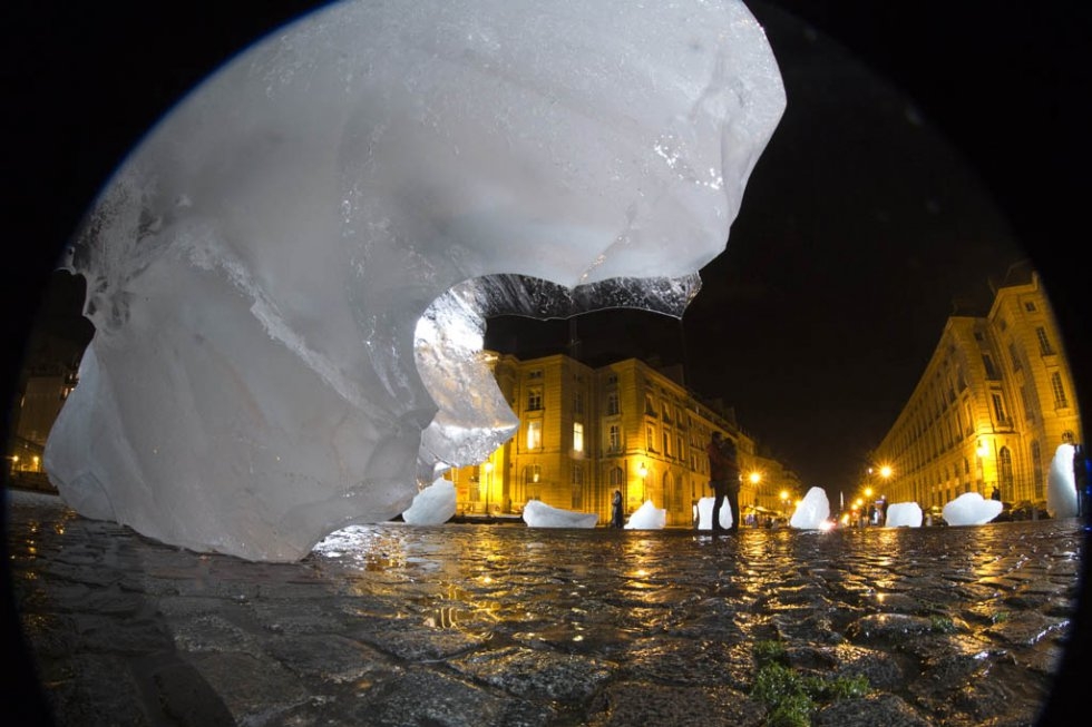 An ice sculpture made with Greenland's ice cap by Olafur Eliasson in Paris. December, 2015. An ice sculpture made with Greenland's ice cap by Olafur Eliasson in Paris. December, 2015.