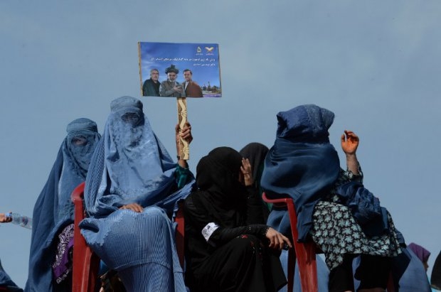 Supporters of Afghan presidential candidate Ashraf Ghani gather in Kunduz on March 19, 2014 Supporters of Afghan presidential candidate Ashraf Ghani gather in Kunduz on March 19, 2014