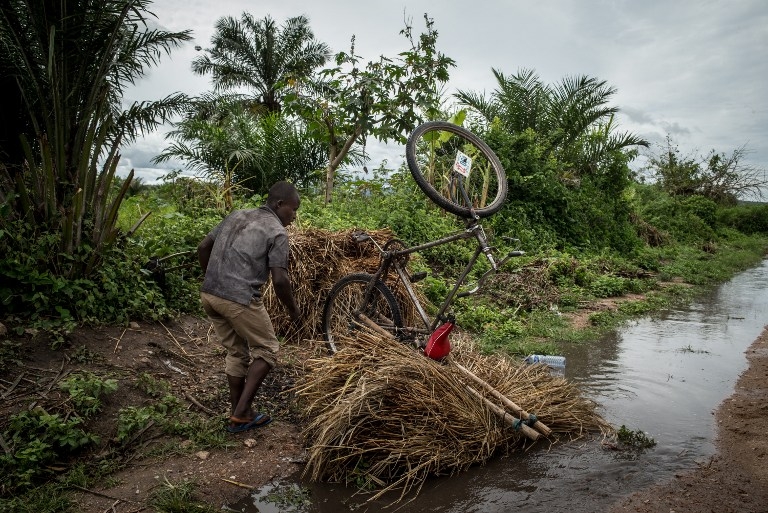 On the road from Baraka to Fizi, South Kivu, on March 24, 2015 On the road from Baraka to Fizi, South Kivu, on March 24, 2015