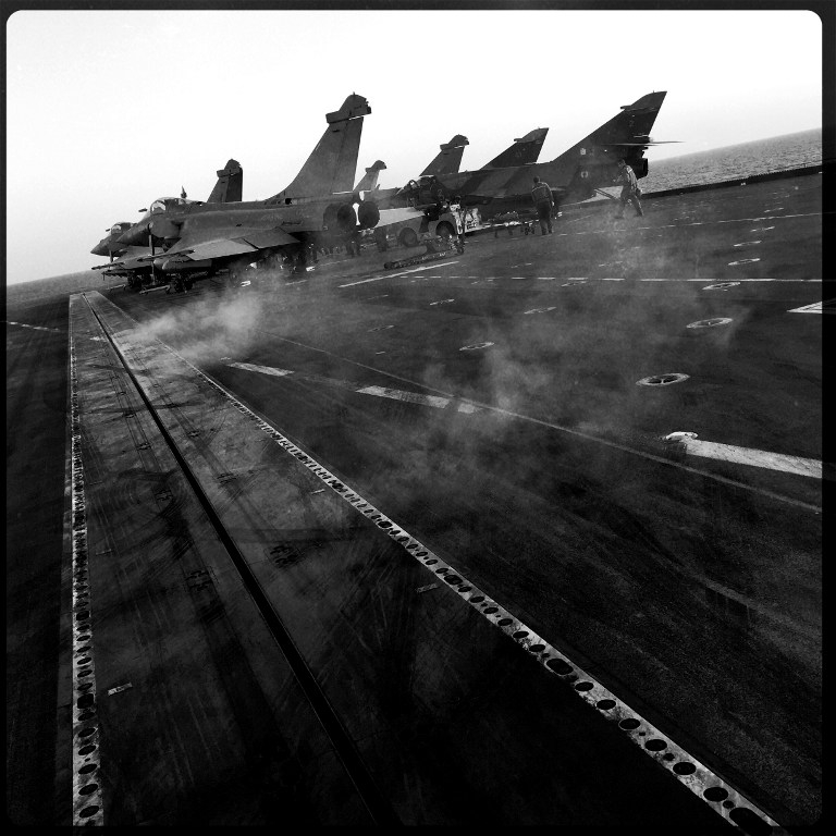 Rafale fighter on the deck of the Charles de Gaulle on February 26, 2015 Rafale fighter on the deck of the Charles de Gaulle on February 26, 2015