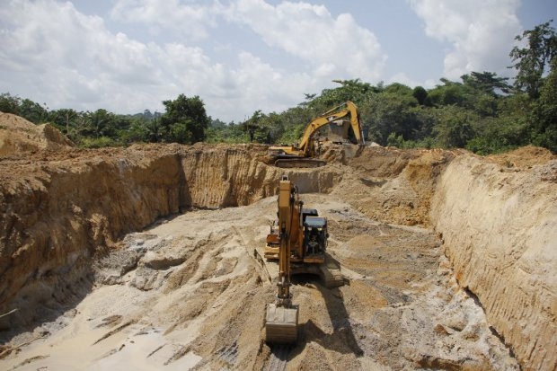 A small-scale gold mining site near Dunkwa-on-Offin, Ghana, in June 2013 A small-scale gold mining site near Dunkwa-on-Offin, Ghana, in June 2013