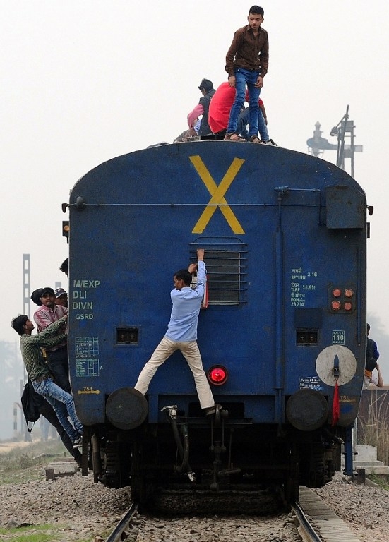 A train on the outskirts of New Delhi on February 25, 2015 A train on the outskirts of New Delhi on February 25, 2015