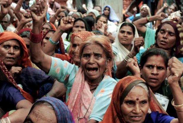 Indian victims of the 1984 Bhopal gas tragedy at a protest in New Delhi on July 25, 2005 Indian victims of the 1984 Bhopal gas tragedy at a protest in New Delhi on July 25, 2005