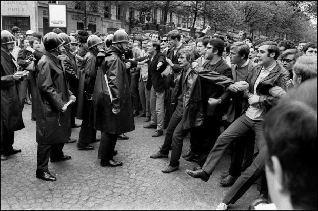 Students and riot police clash in Paris on May 6, 1968 Students and riot police clash in Paris on May 6, 1968