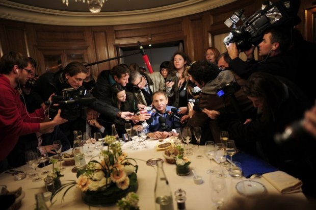 Reporters crowd Goncourt prize winner Michel Houellebecq at the Drouant restaurant, Nov 8, 2010. Reporters crowd Goncourt prize winner Michel Houellebecq at the Drouant restaurant, Nov 8, 2010.