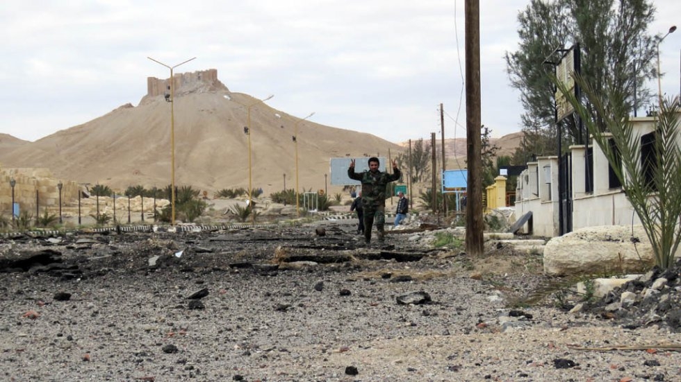 A road heavily damaged by shelling in Palmyra on March 29, 2016 A road heavily damaged by shelling in Palmyra on March 29, 2016