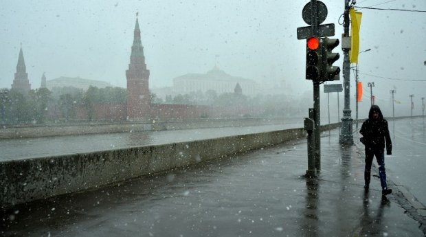 Snowfall in the spring, Moscow, May 7, 2013. Snowfall in the spring, Moscow, May 7, 2013.