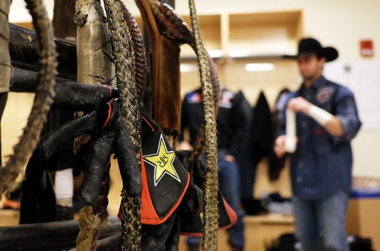 RODEO-US-PBR-BULL RIDING RODEO-US-PBR-BULL RIDING