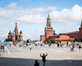 A picture taken with a tilt and shift lens shows Saint Basil's cathedral and the Kremlin in Moscow's Red Square on July 9, 2017. / AFP PHOTO / Mladen ANTONOV