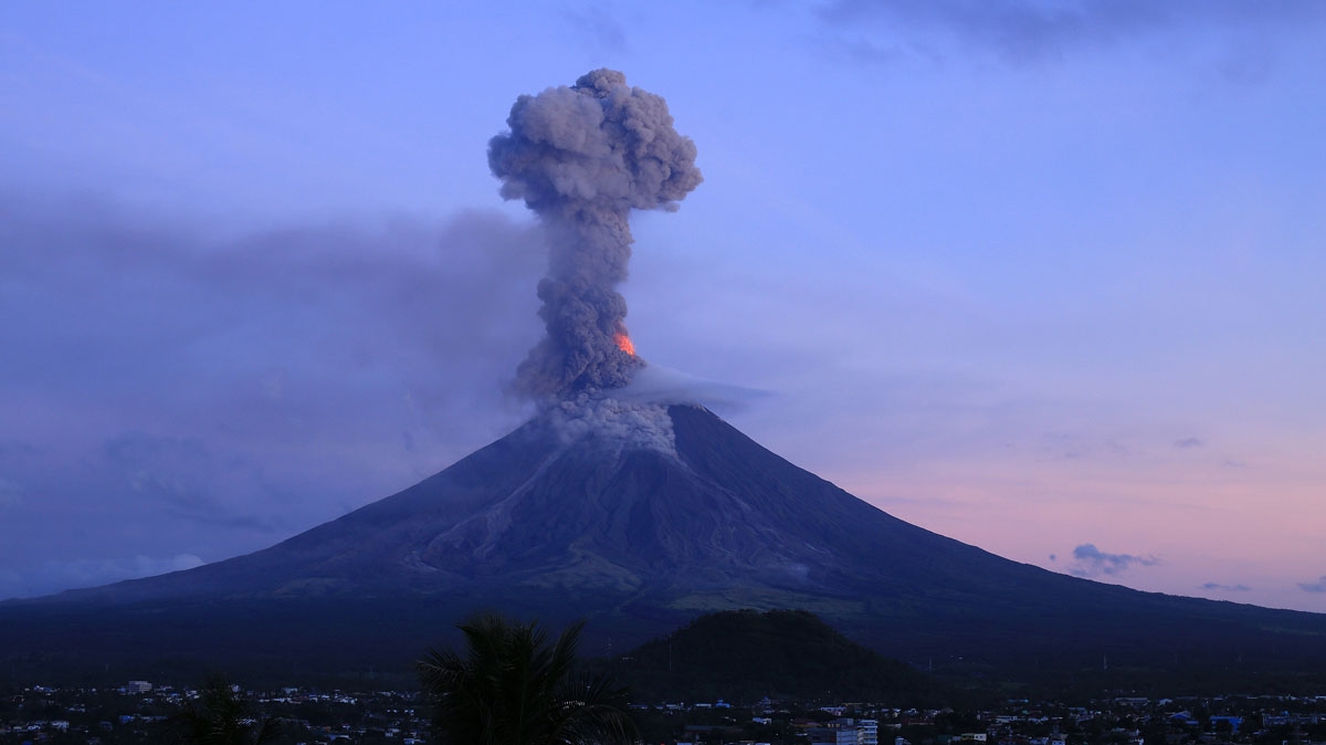 In love with Mayon Correspondent